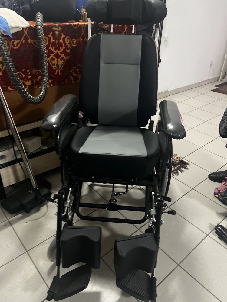 Механическое инвалидное кресло-коляска "DOS Ortopedia" DELUXE 300