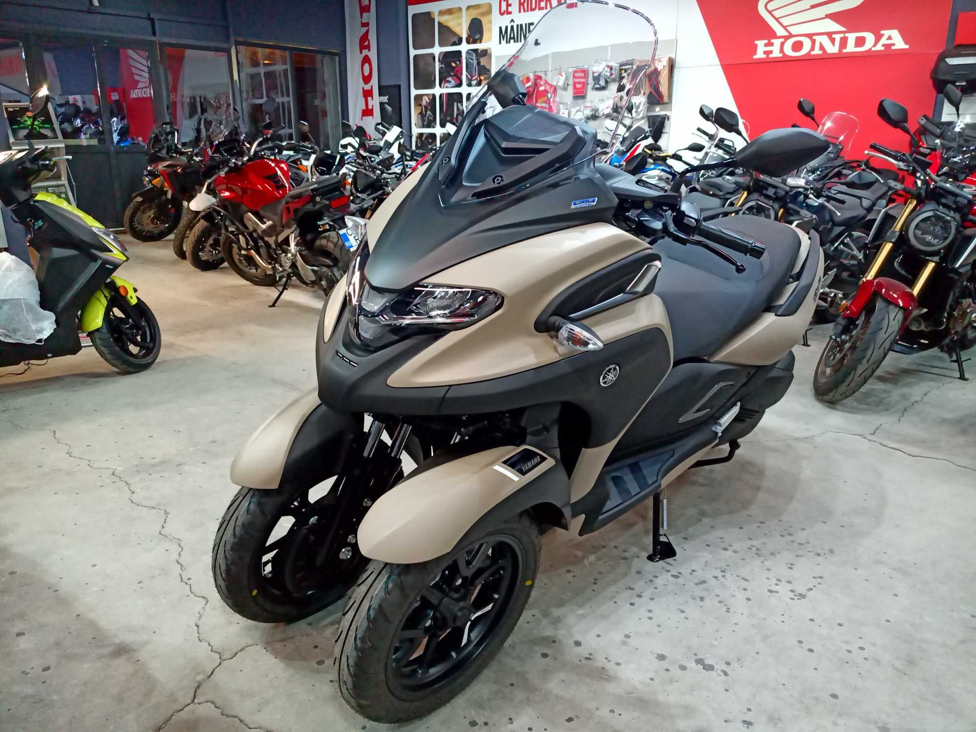 Yamaha Tricity 300 - se conduce cu B - stoc Yamaha Constanta
