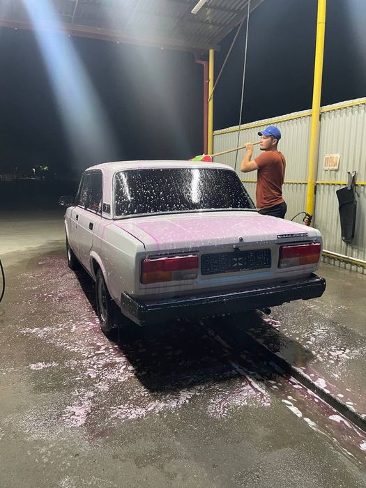 Vaz 2107  idealniy minishga tayyor moshina sotiladi.