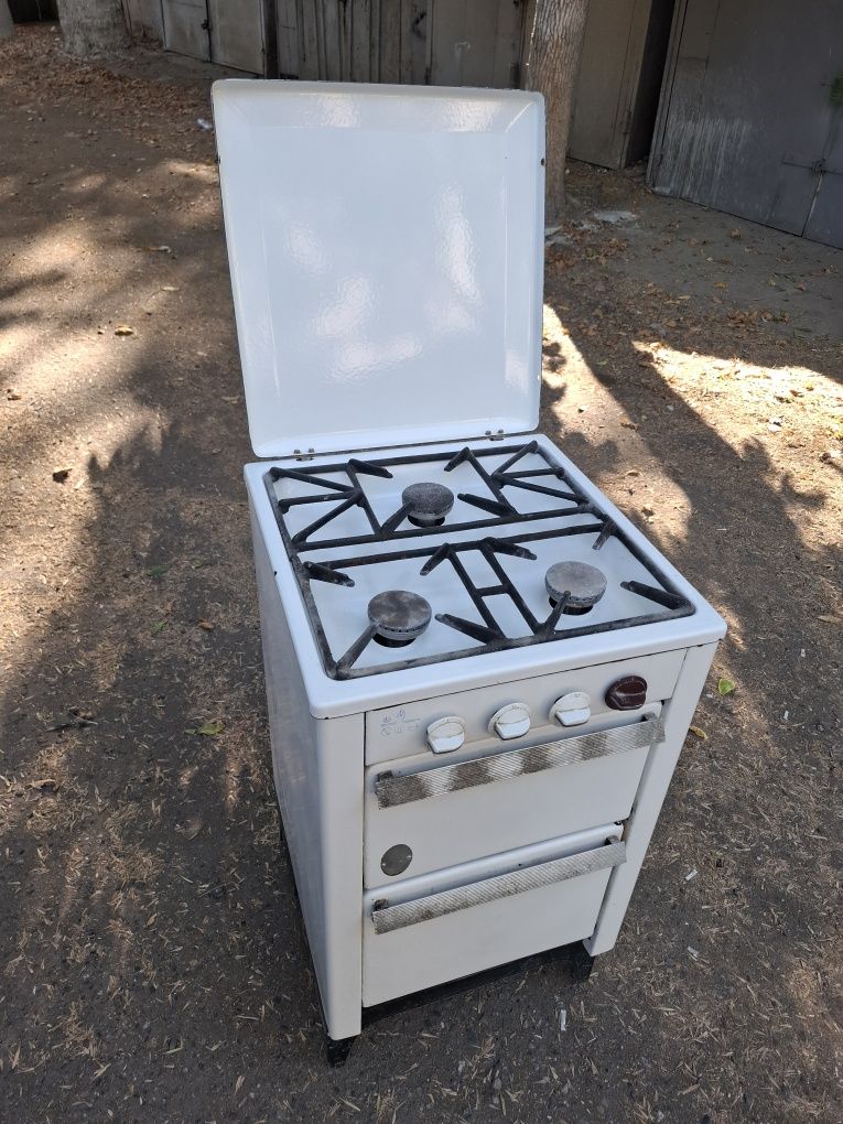 Gaz plita sotiladi
