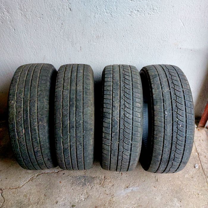 Зимни Гуми SUV 215/65/16