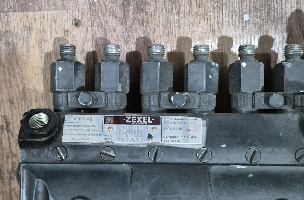 Продам срочно ТНВД ZEXEl   на Cummins