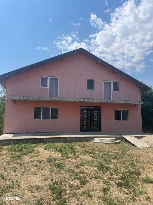 De vanzare casa Tiganesti P+M