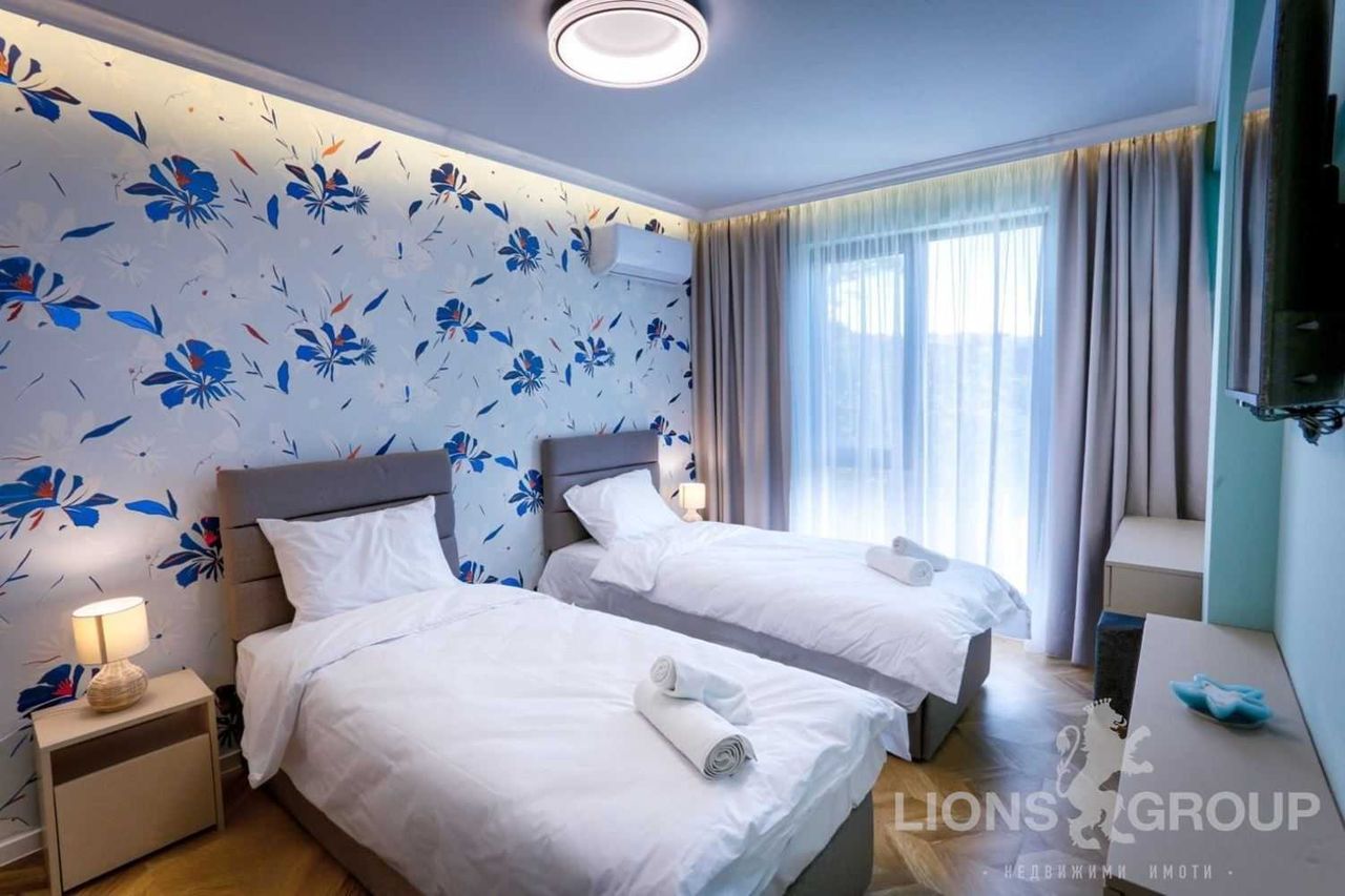 Дава се под наем Тристаен апартамент в Варна, Галата - 110 кв.м за 969 € - Снимка #4