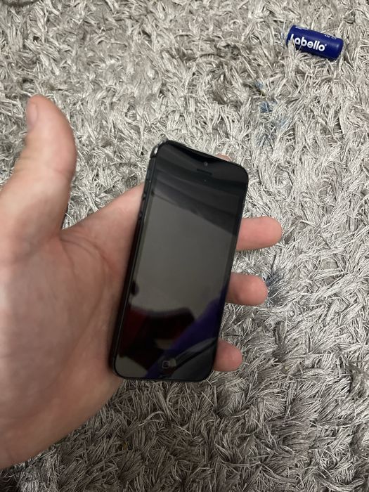 Vând IPhone 5! Arată foarte bine