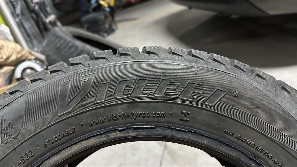 Продам зимний шины 185/65 r15