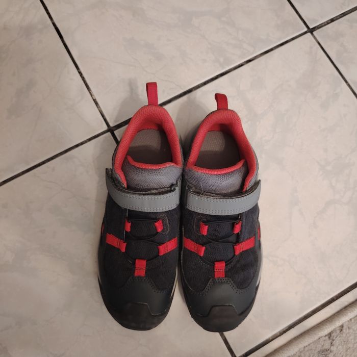 Vand adidasi de drumetii QUECHUA