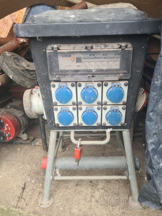 Distribuitor curent electric