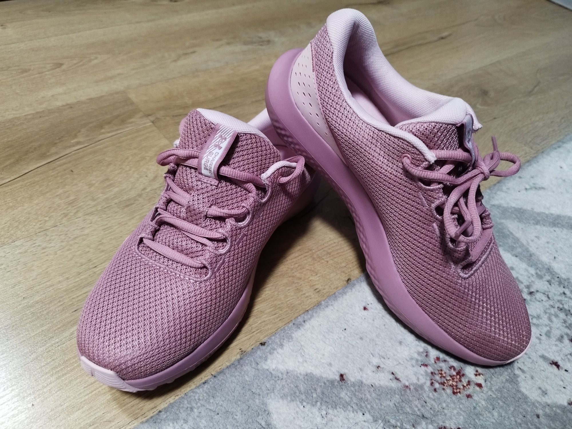 Under Armour Charged Surge 4