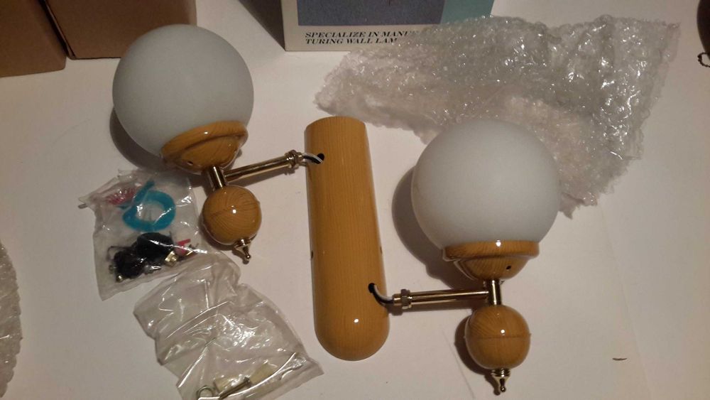 Светильник - бра, 2-х рожковый, новый