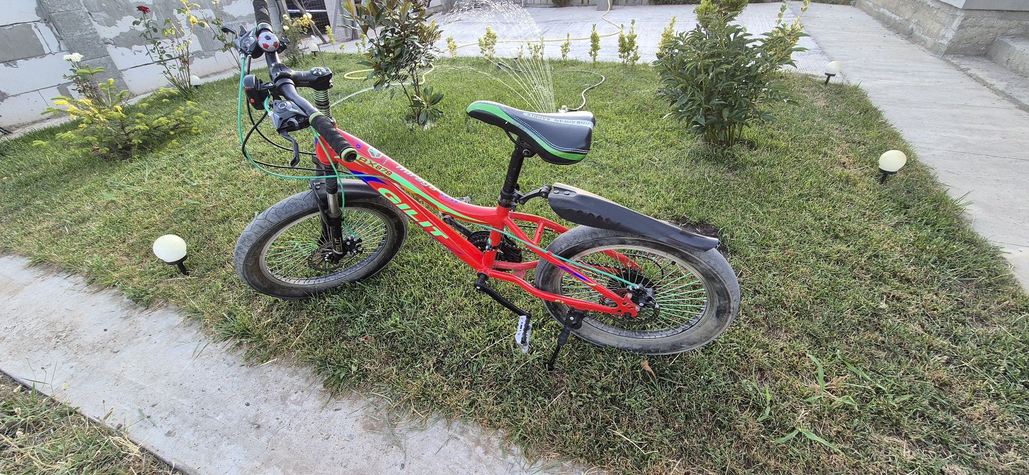 Vând bicicletă  folosita ocazional