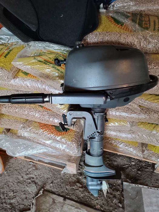 Продавам извънбордов двигател Ямаха 4-6 кс