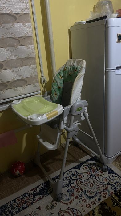 Детский стульчик для кормления