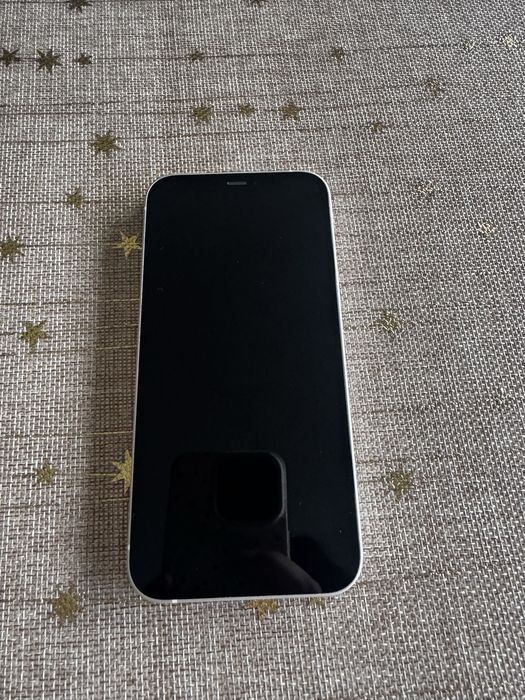 Iphone 12 перфектно състояние