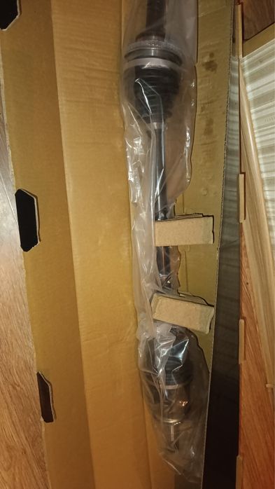 Продам Привод с Наружней и Внутренней гранатой на заднюю левую часть