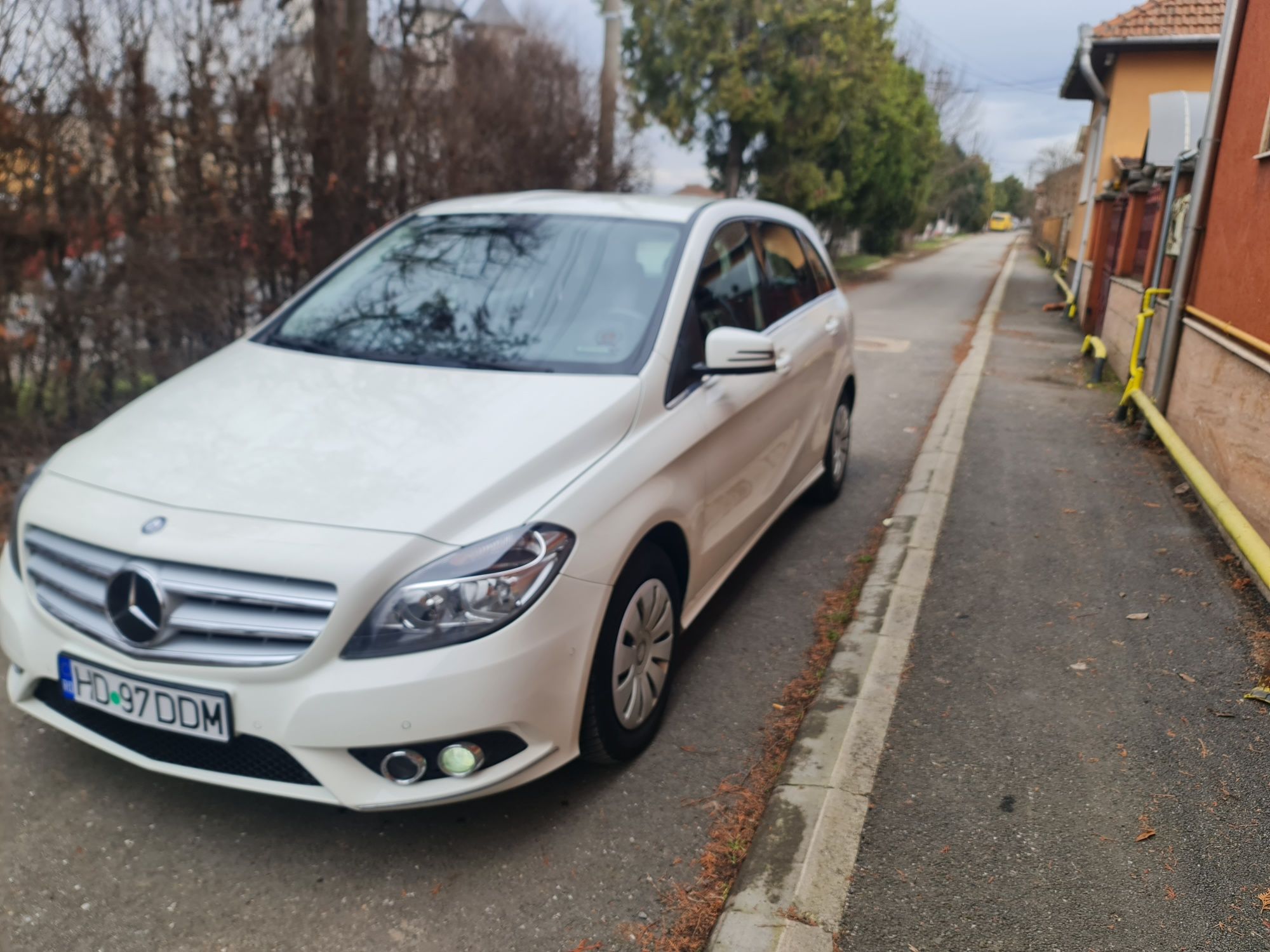 Vând Mercedes-Benz B class