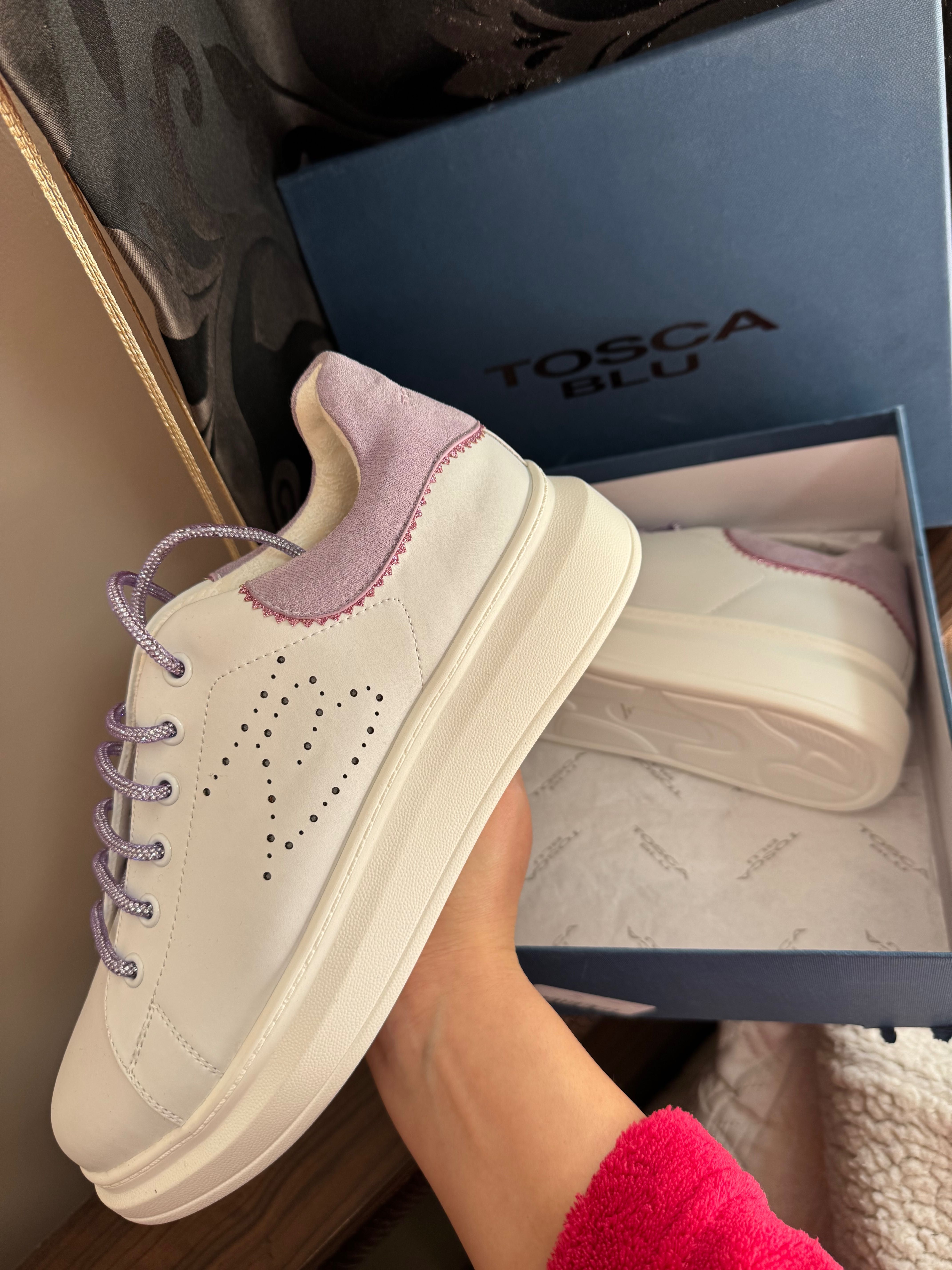 Сникърски Tosca Blu
