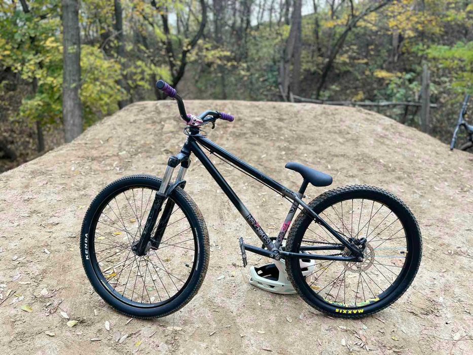Ns dirt jump колело