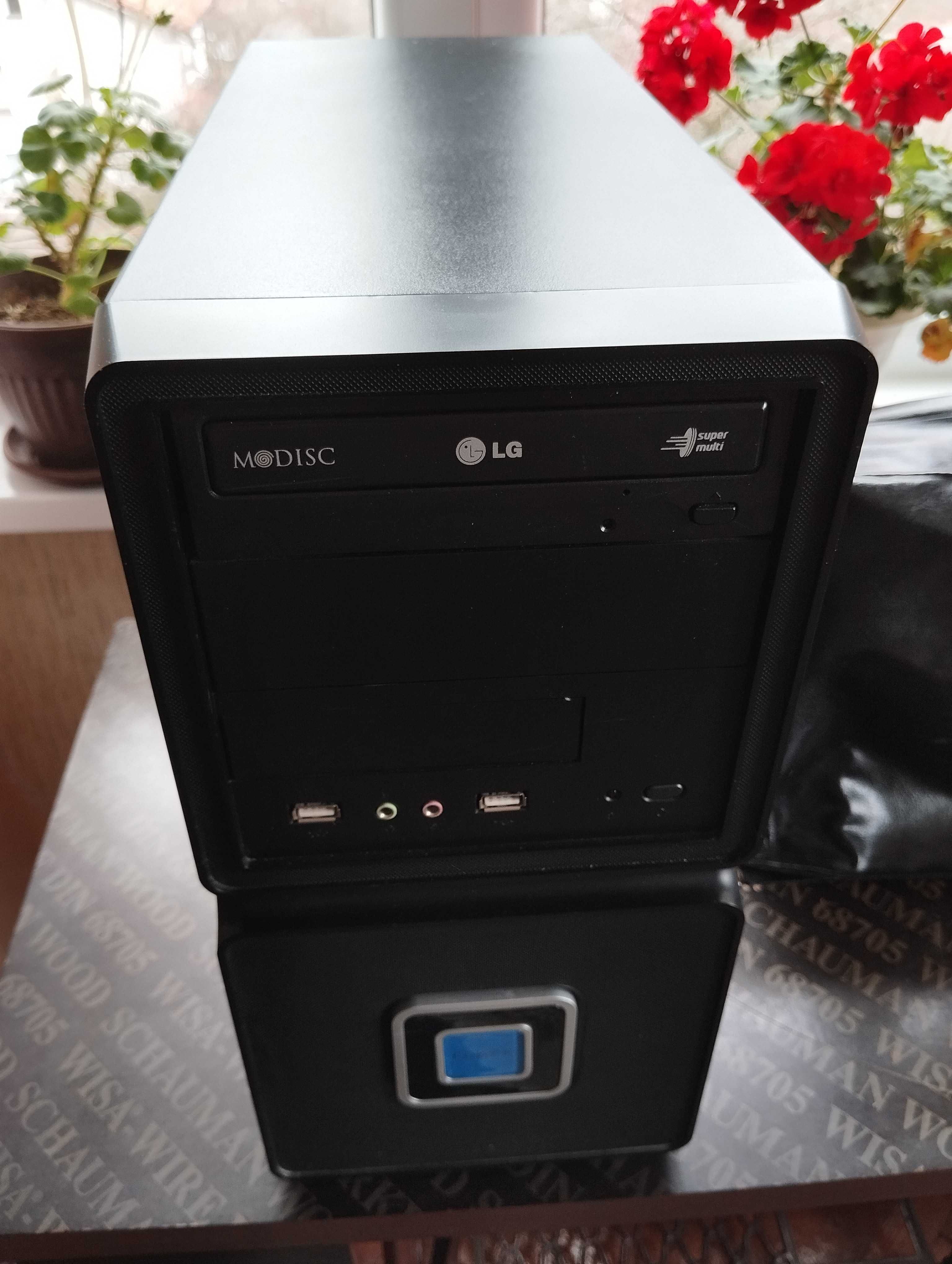 Компютър Intel Core 2 duo + монитор Benq G2222HDL