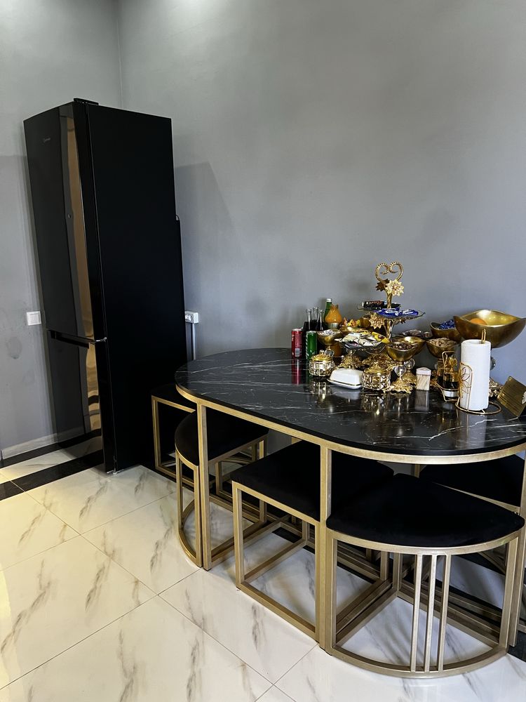 saxirniy balnitsa 8 qavat 2 xonali 83kv.kuchasi 30 kvadrat