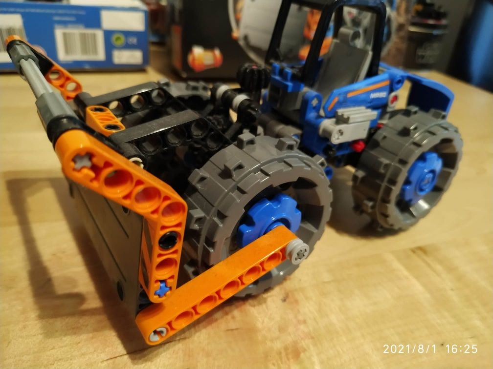 Lego Technic - Dozer Compactor, 8-14 ani