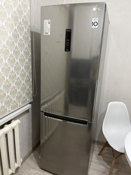Холодильник лж продаётся за наличку б/у хорошем состаяния
