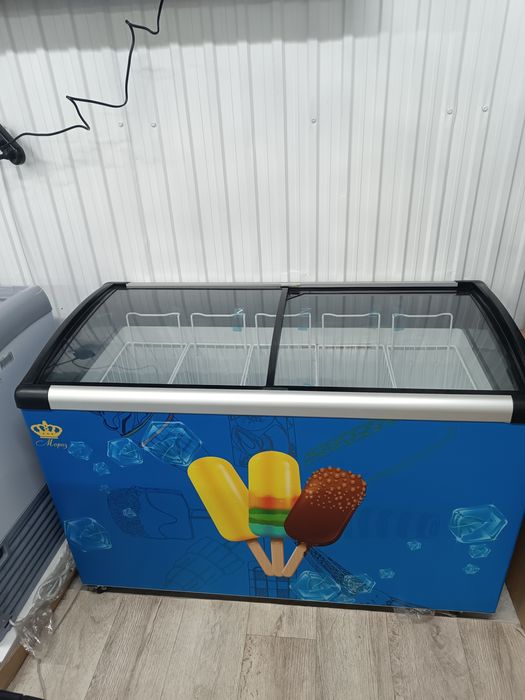 Продам морозильник овалный стекло со склада