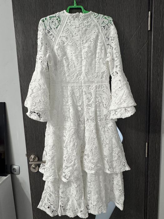 Бяла дантелена рокля Shein