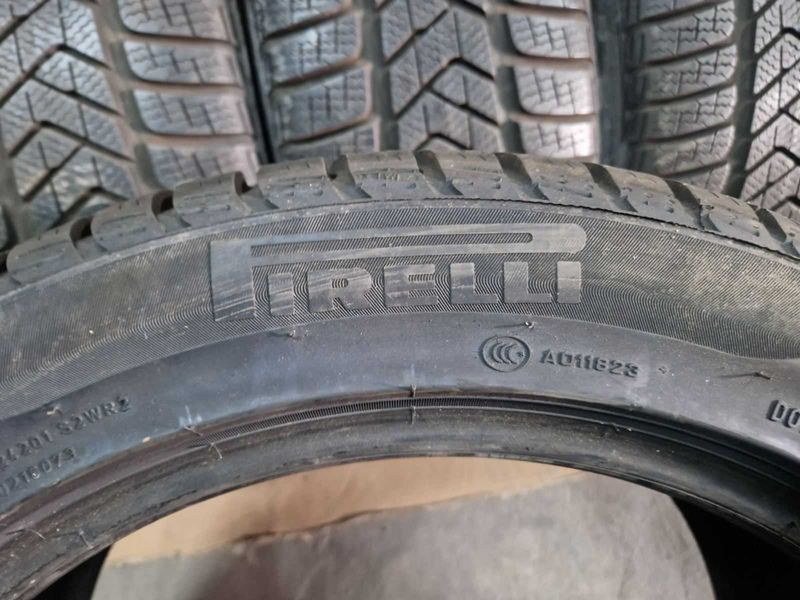 4 Pirelli R18 245/45
зимни гуми 
DOT2819