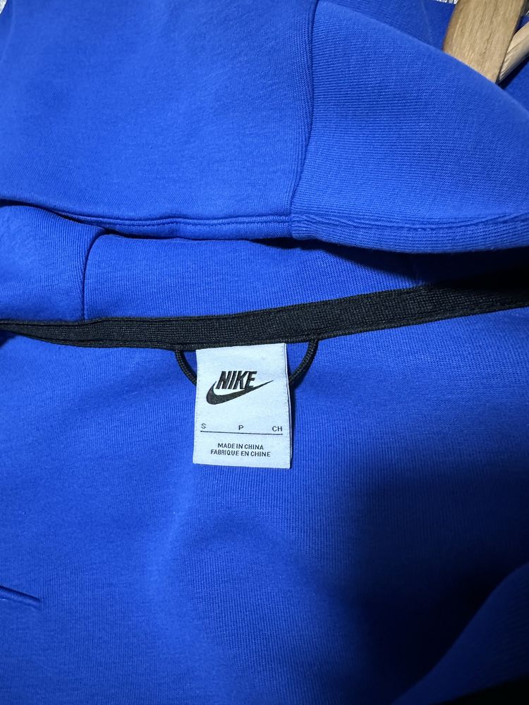 Nike tech fleece