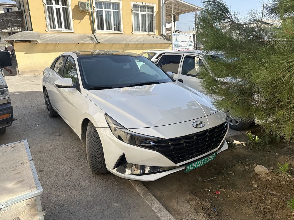 Hyundai Elantra 3- pozitsiya 2.0