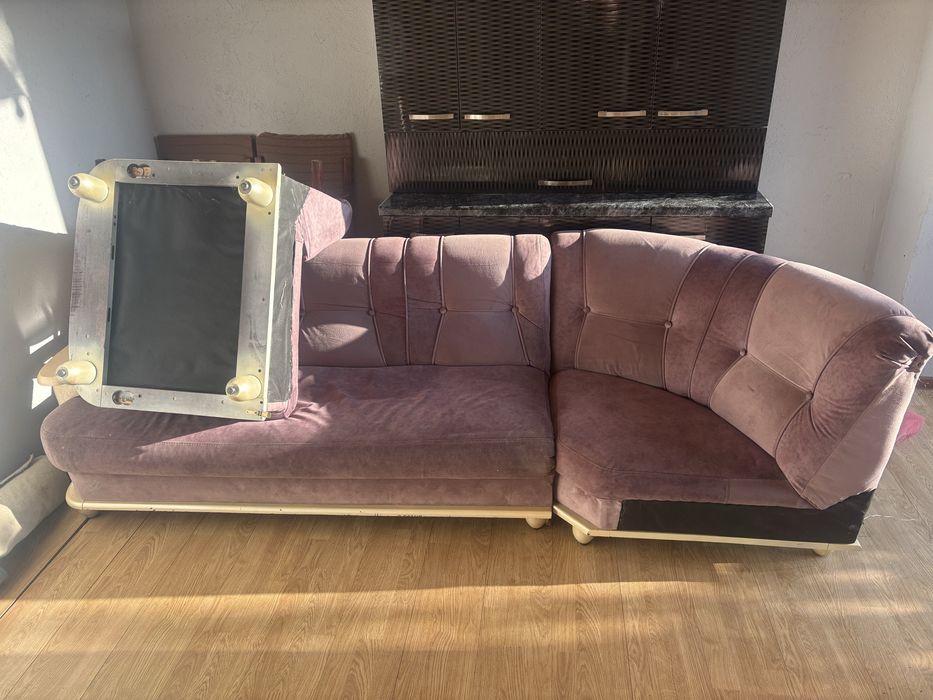 Мягкий уголок отдыха