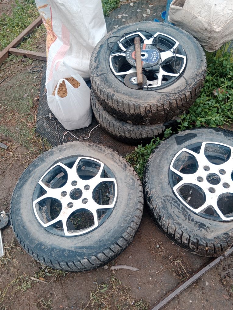 Срочно продам двигатель полны камплект