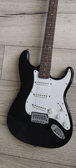 Chitară electrică Fender Squier Strat Pack SSS BLK GB