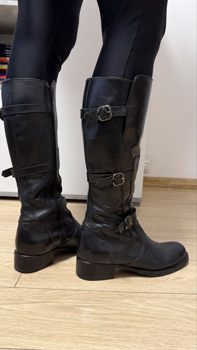 Cizme din piele, marime 39, inchidere cu fermoar, stare buna