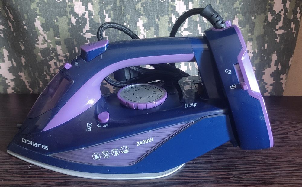 Утюг электрический Polaris
