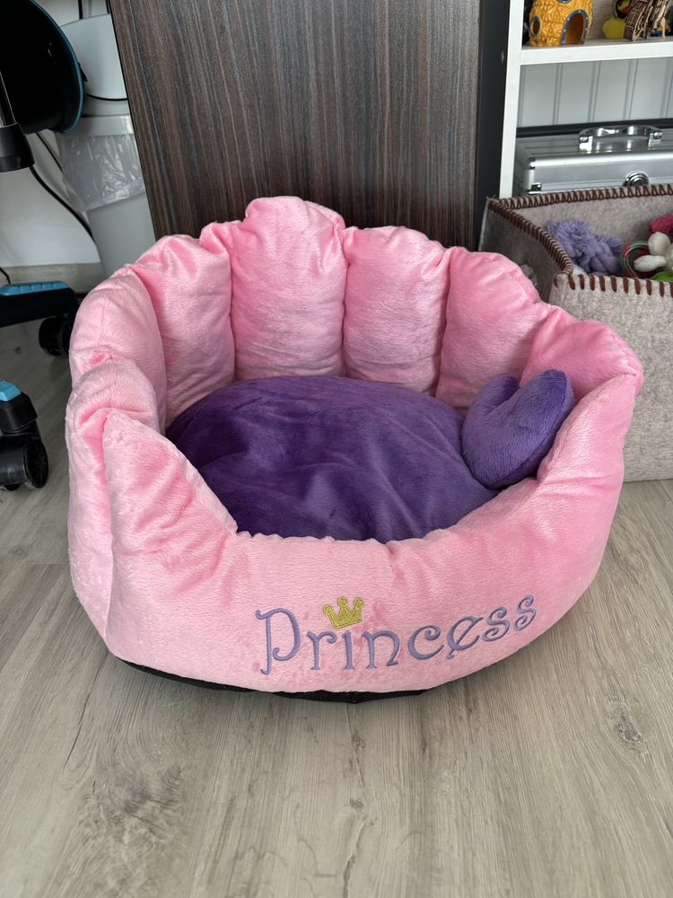 Pat pufos princess caine