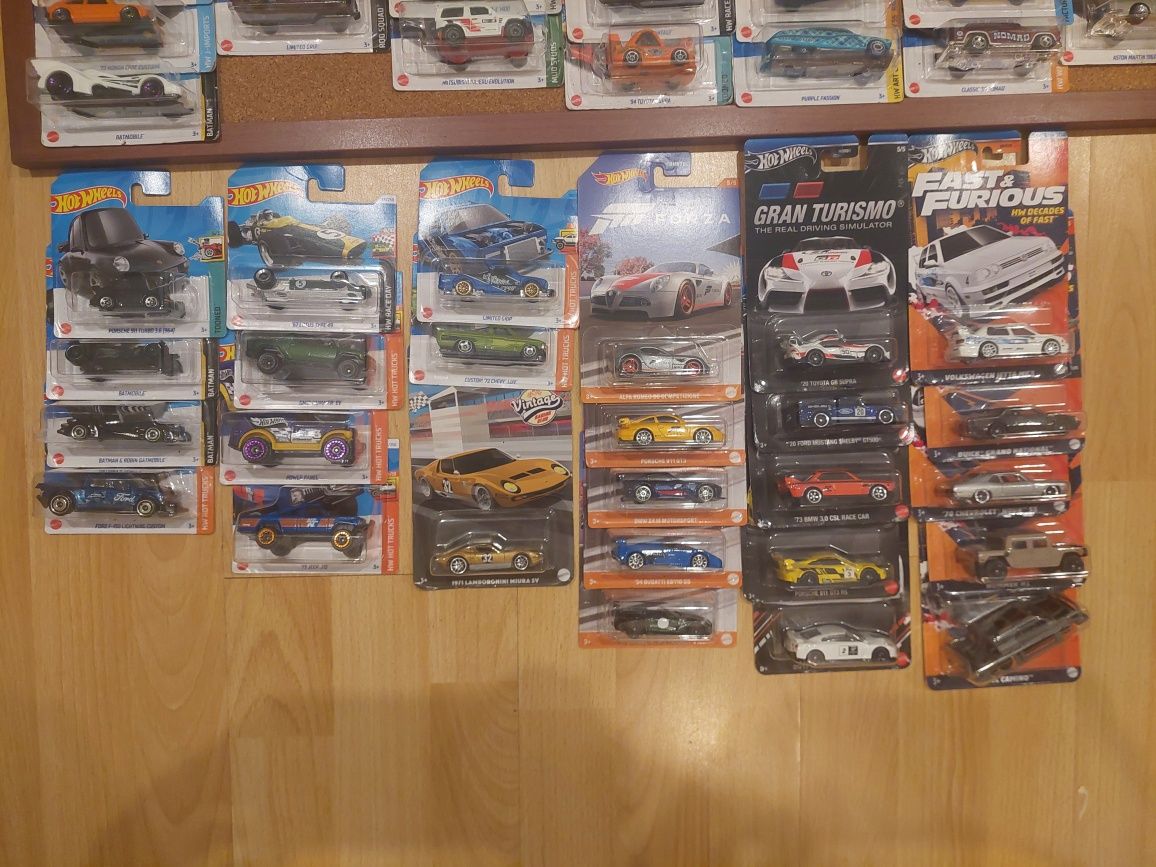 Vând mașinuțe Hotwheels