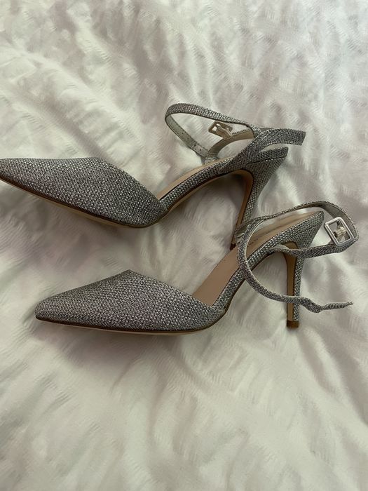 Pantofi stiletto argintii marimea 37