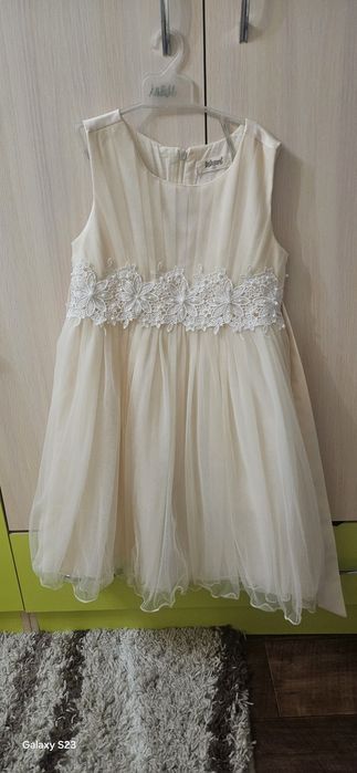 Продаётся платье на девочку
