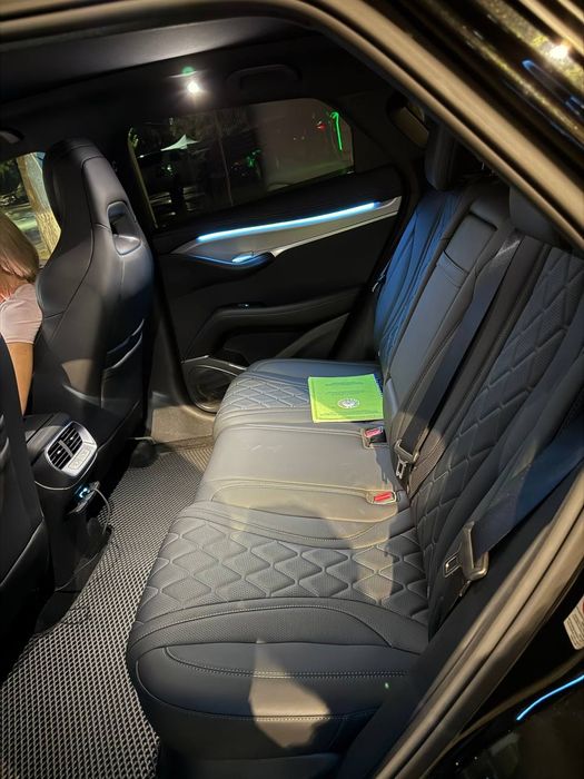 автомобиль BYD Sealion 7 full позиция полный привод 2 матора,идеал