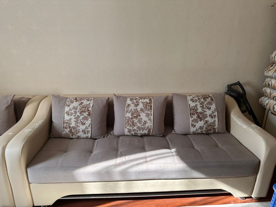 диван и кресло +4 подушки