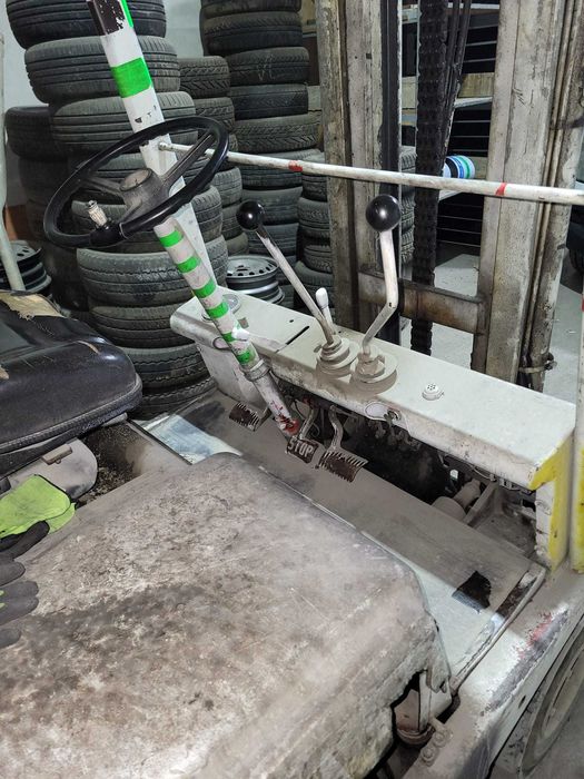 Vand motostivuitor Linde 2,5 Tone Diesel An 1983