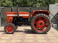 Vand Tractor UTB 445 + Plug inclus