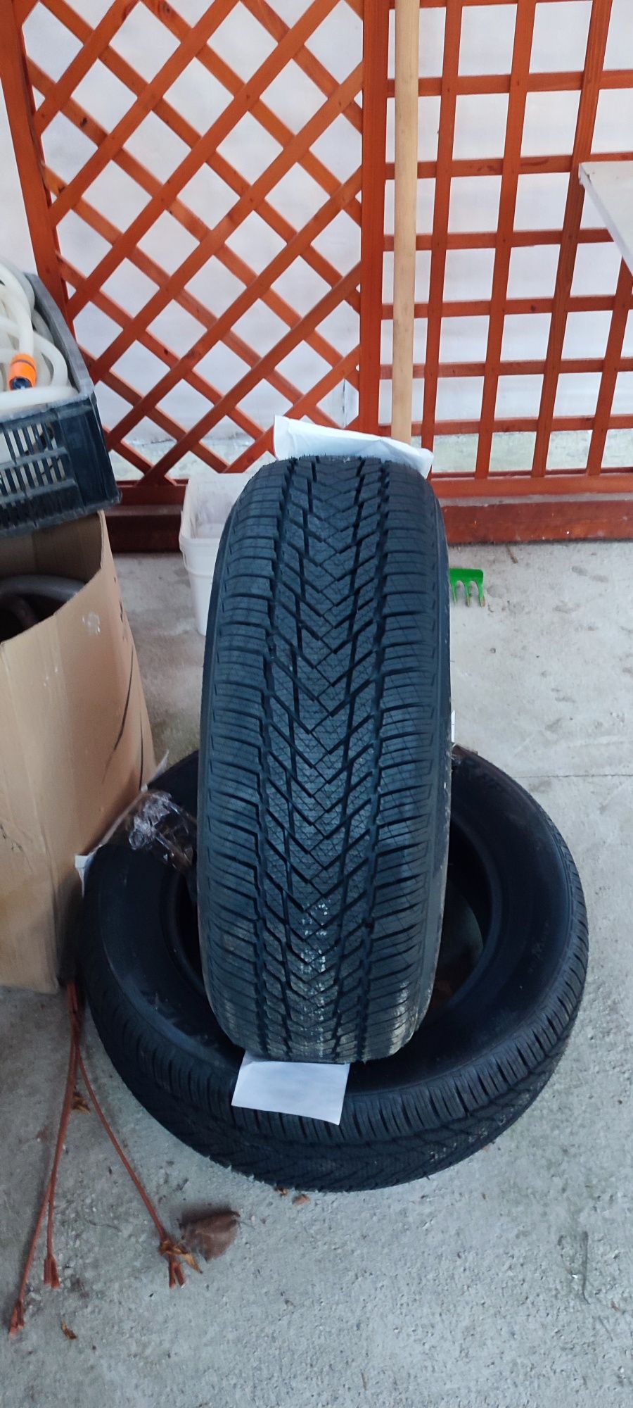 SET 2 Anvelope Iarna Royal Black Winter HP 205/60 R16 96H