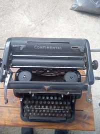 Стара пишеща машина continental
