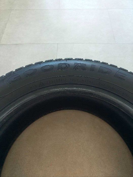 Продам комплект зимних шин