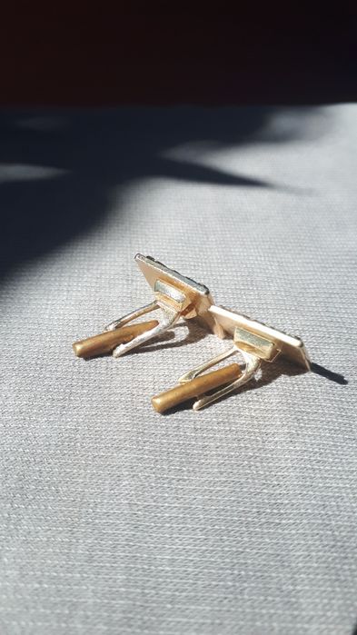 Butoni pt cãmaşã 70 ron