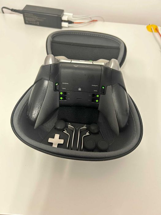 Consola Microsoft Xbox One 500GB, Negru + 3 controllere (2 + 1 Elite)