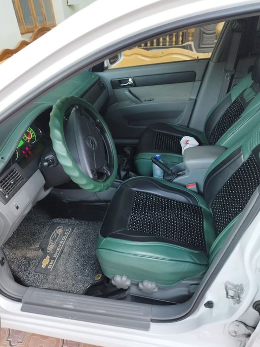 Chevrolet gentra.